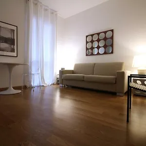 κάντε κράτηση εδώ